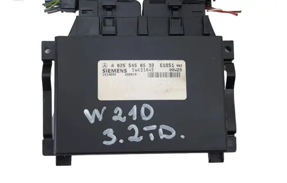 Mercedes-Benz E W210 Wing mirror control module A025450532 5WK33845