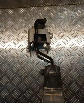 Audi A6 S6 C4 4A Accelerator throttle pedal 4A1721507K