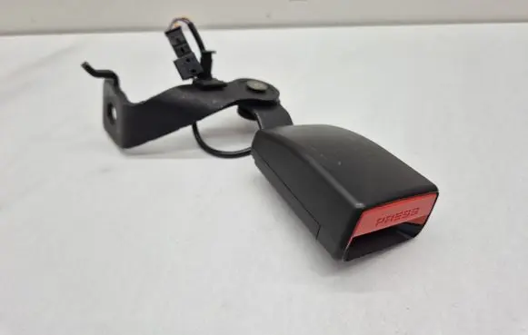 BMW 3 GT F34 Rear seatbelt buckle 7373202 72117373202