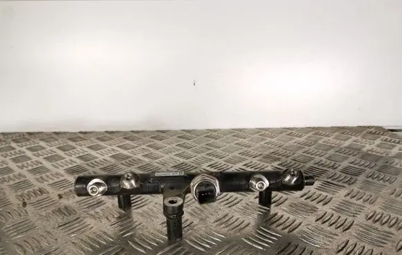 Fuel main line pipe