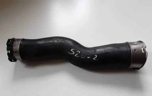 BMW 5 F10 F11 Intercooler hose/pipe 11617810614