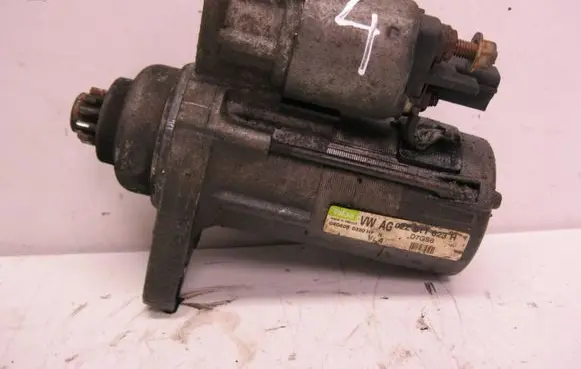 Volkswagen Golf V Starter motor 02Z911023H