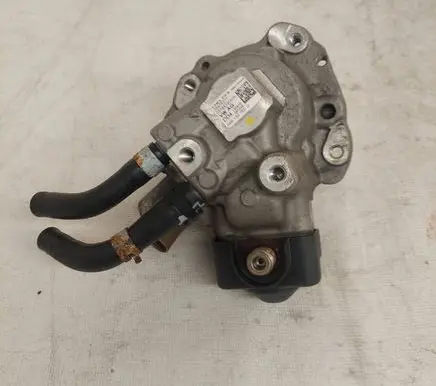 Volkswagen Transporter - Caravelle T6 Fuel injection high pressure pump 04B130755G