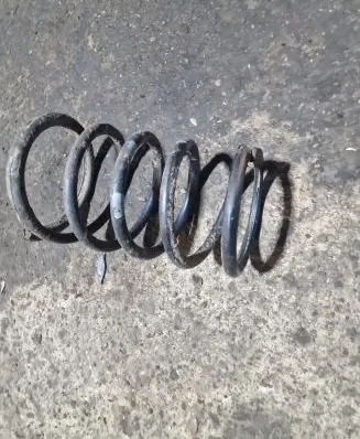 Nissan X-Trail T30 Rear coil spring