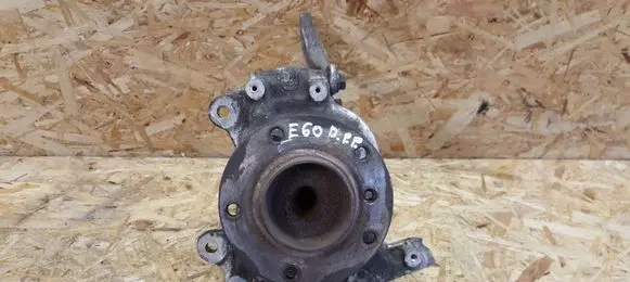 BMW 5 E60 E61 Front wheel hub spindle knuckle 6760954