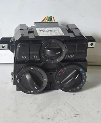 Mercedes-Benz Vito Viano W639 Climate control unit A6399060000 314005 5HB00851216