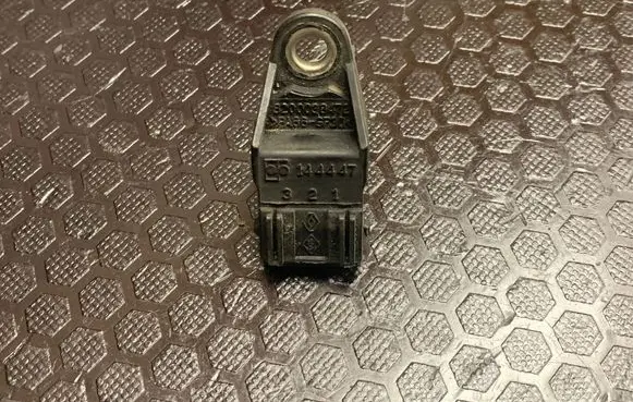 Opel Vivaro Camshaft position sensor 8200038472 PA66GF30 J4447