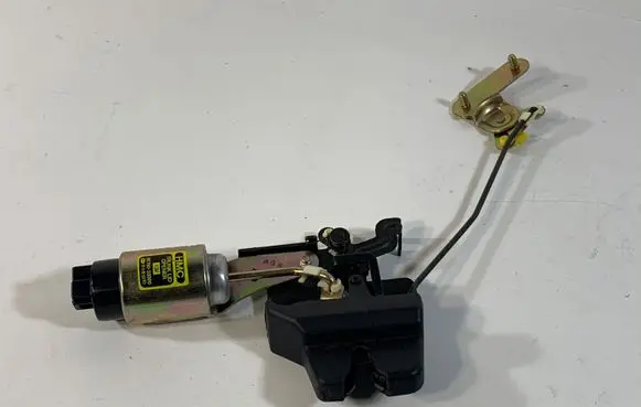 KIA Opirus Tailgate/trunk/boot lock/catch/latch 9579033000