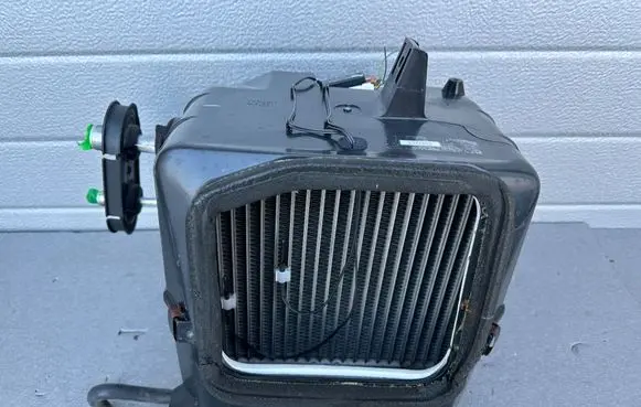 Nissan King Cab, Navara A/C cooling radiator (condenser) 27270VK415