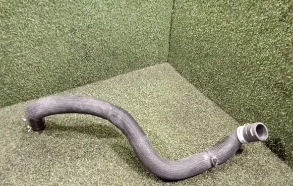 Renault Trafic III (X82) Engine coolant pipe/hose 215010197R