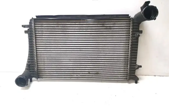 Volkswagen Jetta V Intercooler radiator 1K0145803F