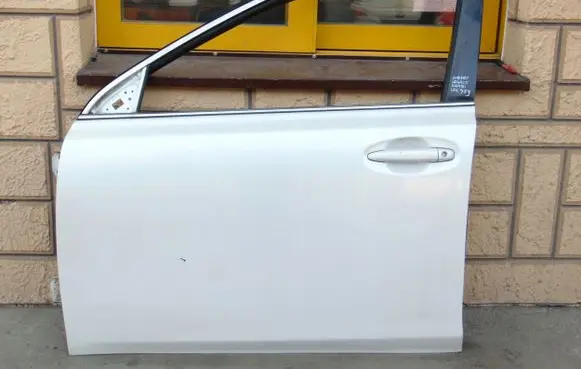 Subaru Legacy Front door