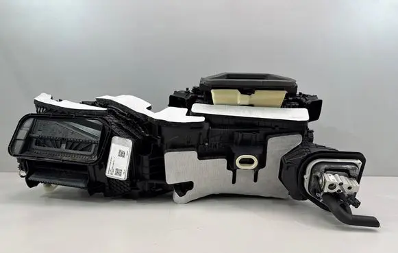 BMW 5 G60 G61 Interior heater climate box assembly 5A5D0D6 5A37909 5A5A456