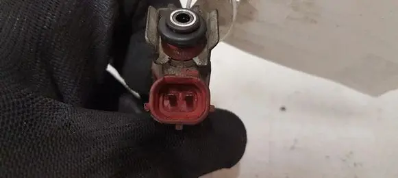 Nissan Almera N16 Fuel injector 0260155940 166009F600