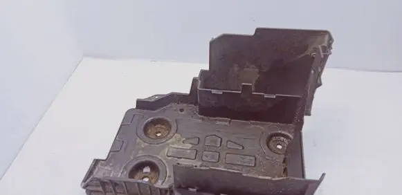 Battery tray