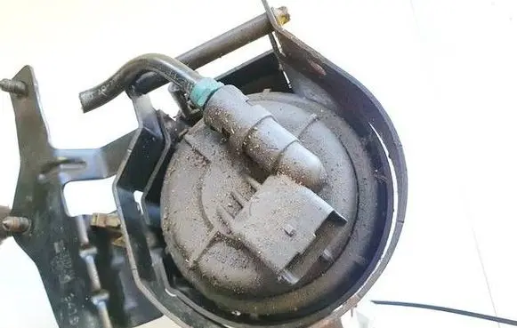 Opel Zafira B Fuel filter 