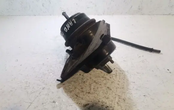 Toyota Land Cruiser (J120) Engine mount bracket