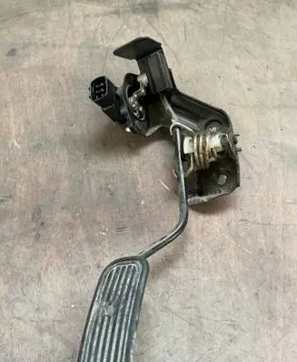 Toyota Avensis Verso Accelerator throttle pedal 42418