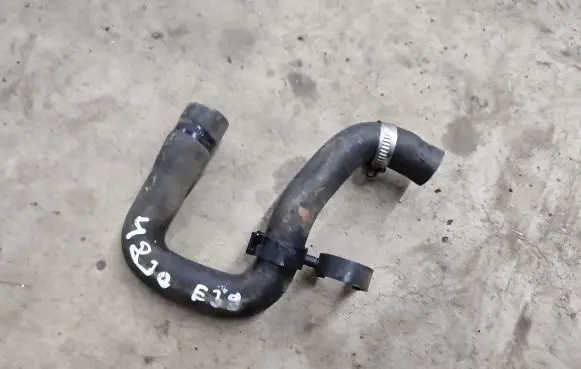 BMW 5 E39 Engine coolant pipe/hose