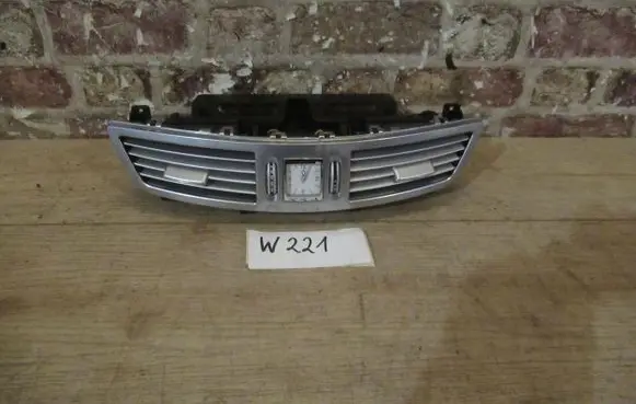 Mercedes-Benz S W221 Dash center air vent grill A2218300954