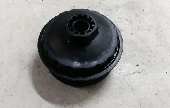 Ford Mondeo Mk III Oil filter cover 6790839430