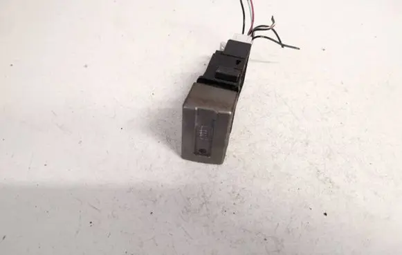 Nissan X-Trail T30 Windscreen/window heater switch niles06016
