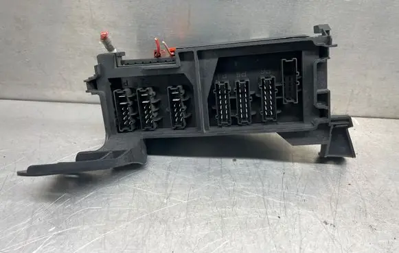 Mercedes-Benz ML W164 Fuse module A1645400272 2505605 15454741