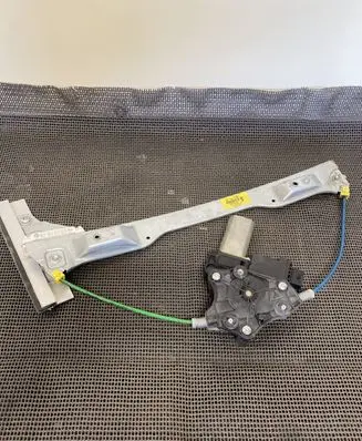 Opel Corsa D Front door window regulator with motor 1060281 5000577 13168491RH
