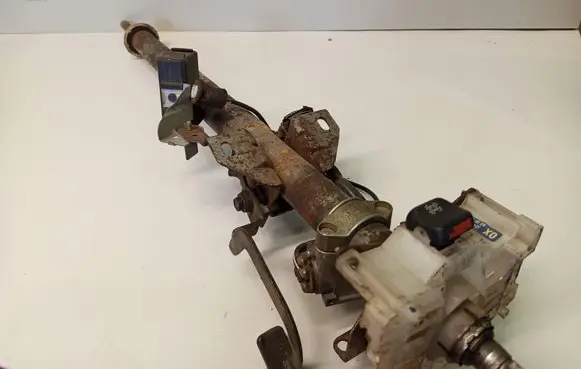 Subaru Impreza I Steering wheel axle