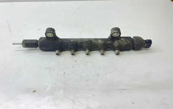 Toyota Corolla Verso E121 Fuel main line pipe