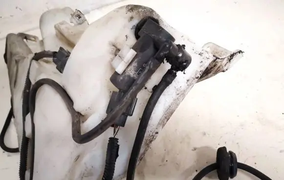 Volvo V50 Windscreen/windshield washer pump 1s7117k624fd