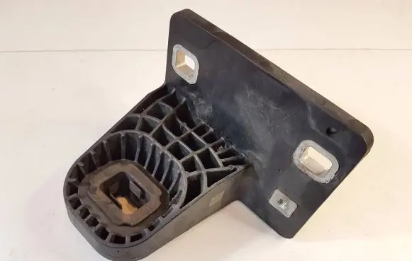 Radiator support slam panel bracket