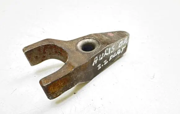 Toyota Auris 150 Fuel Injector clamp holder