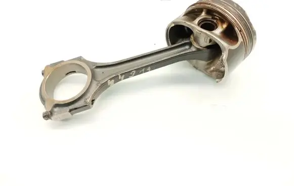 Mercedes-Benz B W247 Piston with connecting rod 