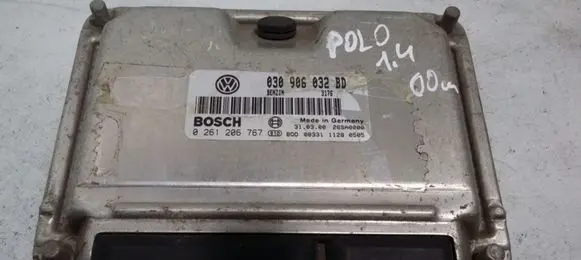 Volkswagen Polo III 6N 6N2 6NF Engine control unit/module 030906032BD 0261206767