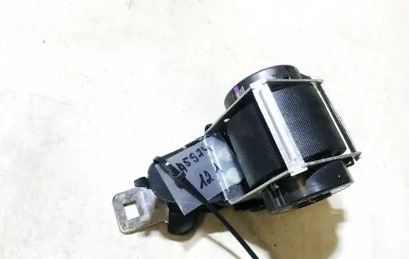 Middle seatbelt (rear)