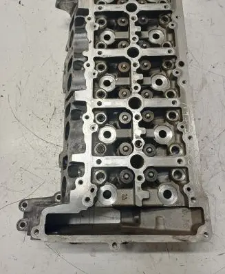 BMW 5 F10 F11 Engine head 781046503 N47D20C
