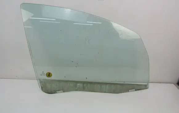 Mitsubishi Colt Front door window glass four-door 