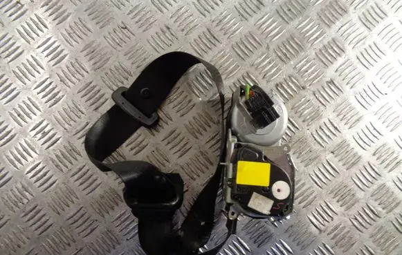 Mercedes-Benz ML W164 Front seatbelt 33033476A