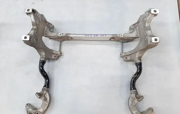 Audi Q7 4L Front axle beam 4M0399315T