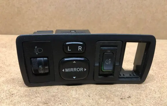 Toyota Corolla E120 E130 Wing mirror switch 183574 777665