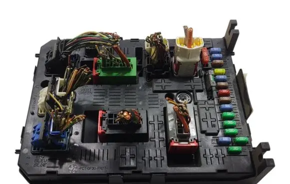 Peugeot 5008 BSM Control unit 9666895680