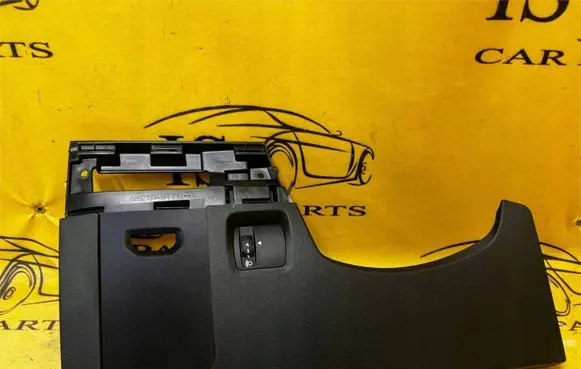 Dacia Sandero III Dashboard lower bottom trim panel 00239556 689215948R 243132987R