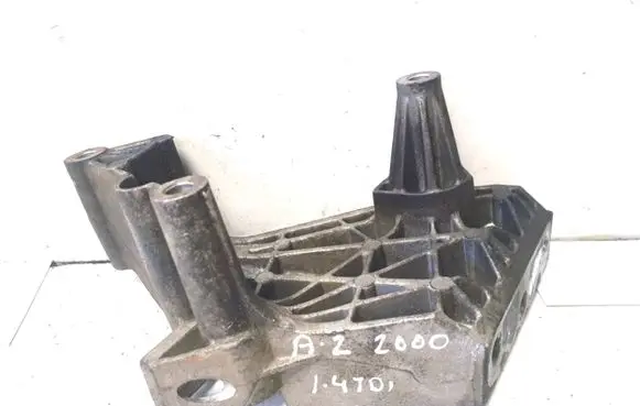 Audi A4 S4 B8 8K Engine mounting bracket 045199207