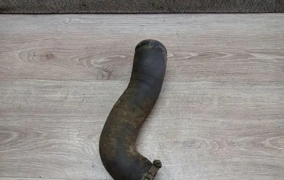 Volvo V70 Intercooler hose/pipe