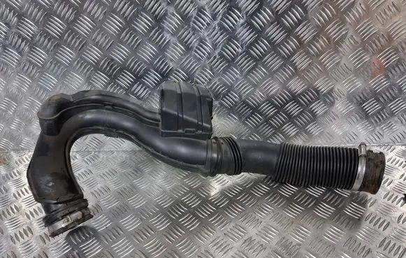 Air intake hose/pipe