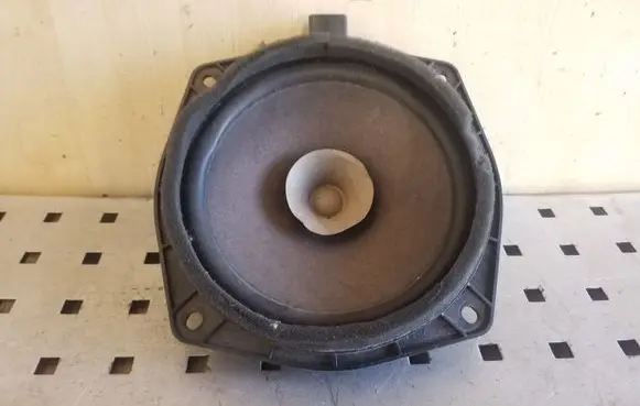 Mitsubishi Pajero Rear door speaker MR301667