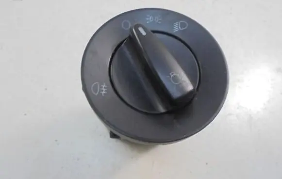 Skoda Fabia Mk2 (5J) Light switch 3B0941531B