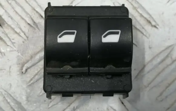 Citroen C4 Cactus Electric window control switch 98016298ZD