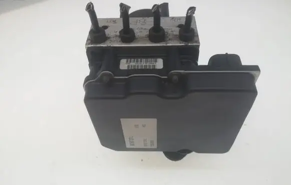 Audi A4 S4 B8 8K ABS Pump 8K0907379J 8K0614517AJ